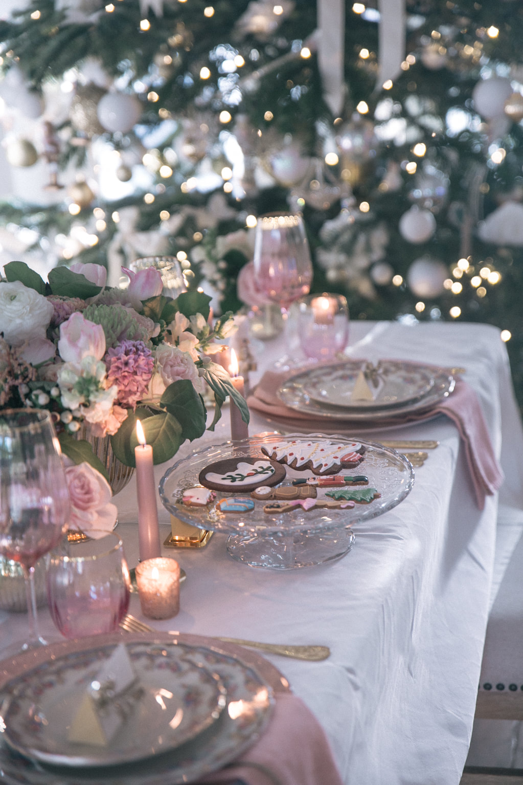 Nutcracker themed Christmas tablescape by The Belle Blog 