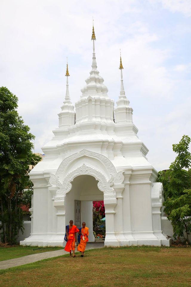 Exploring temples in Chiang Mai, Thailand by The Belle Blog 