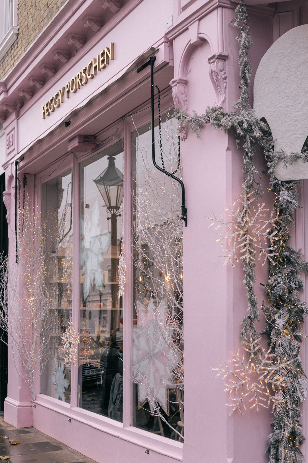 Christmas at The Peggy Porschen parlour by The Belle Blog