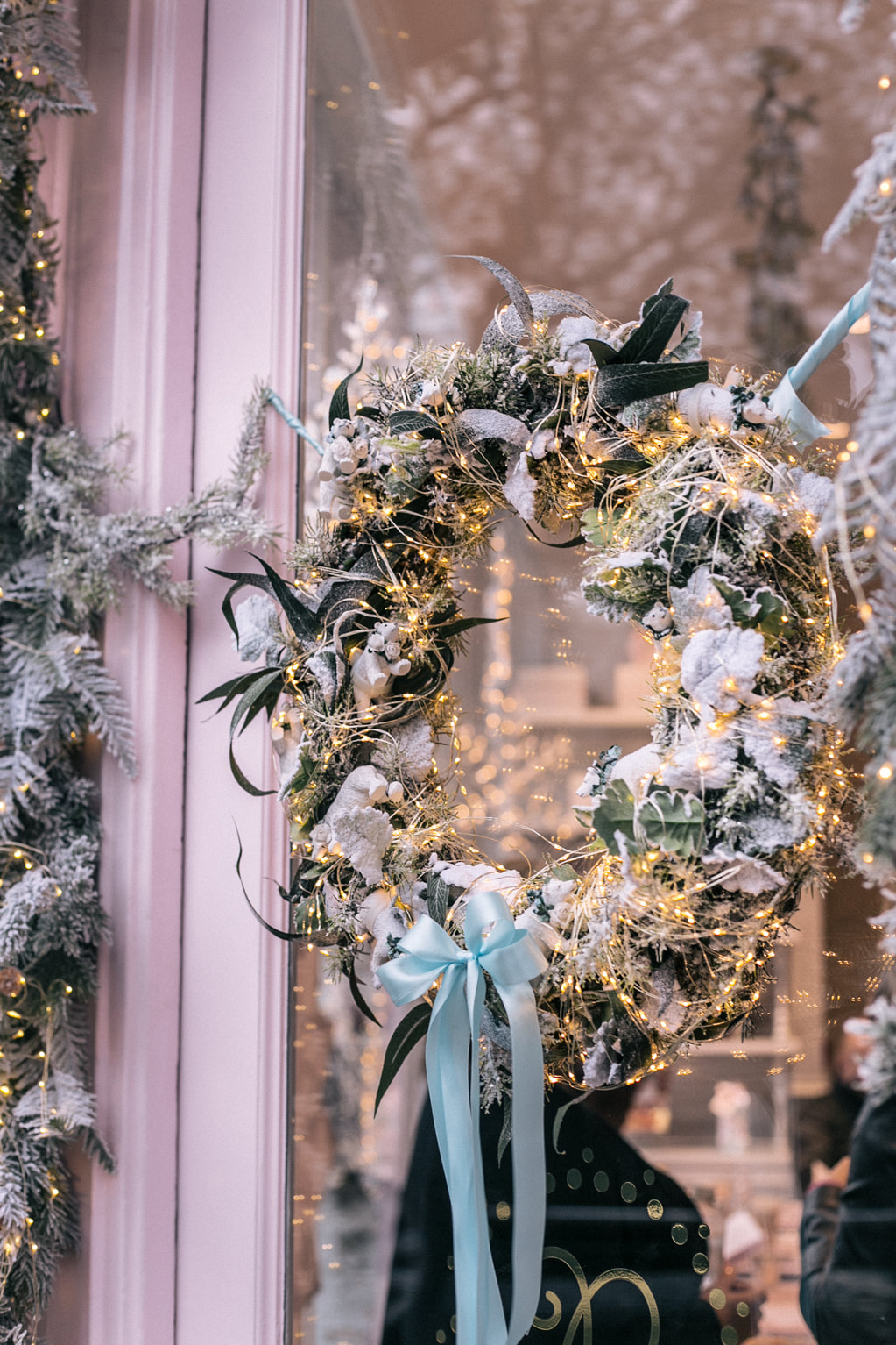 Christmas at The Peggy Porschen parlour by The Belle Blog