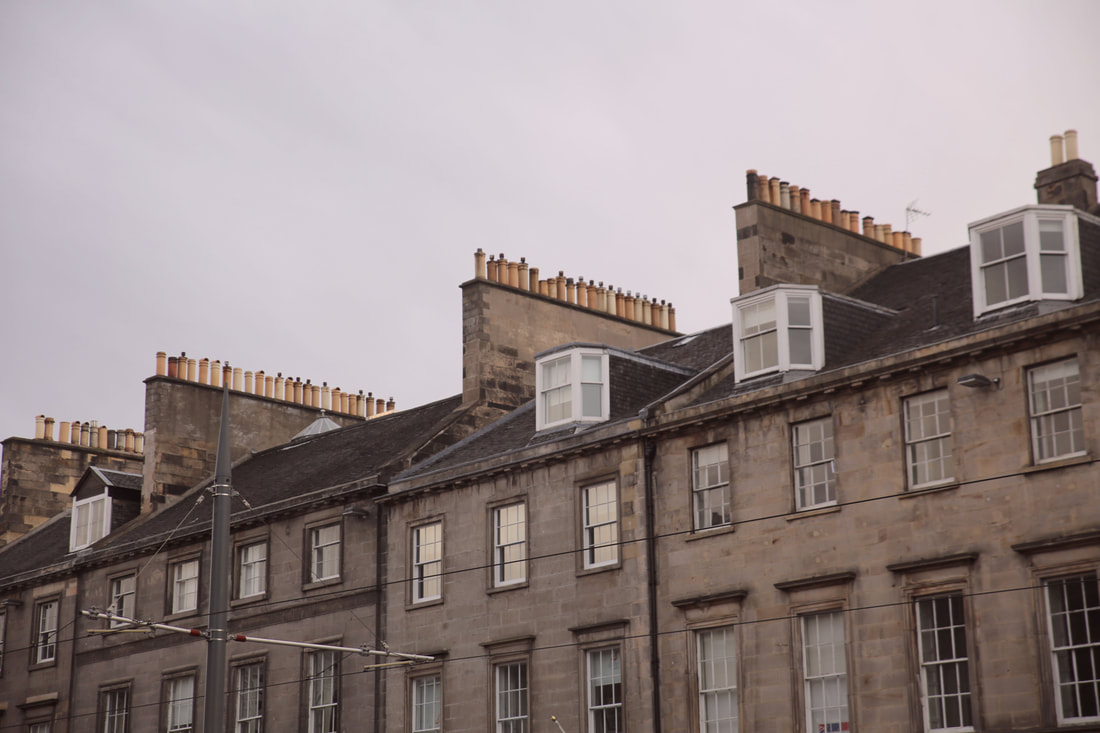 A Weekend of Christmas shopping and discovering the historic city of Edinburgh by The Belle Blog 