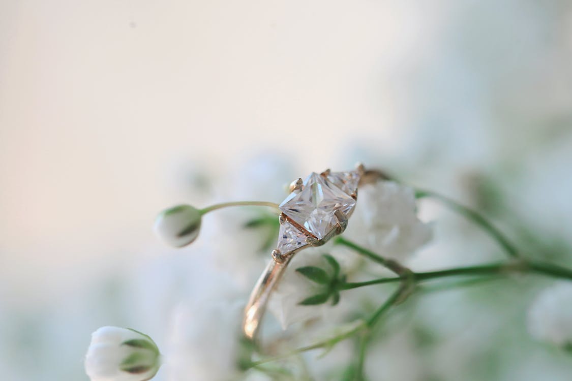 Tips For Creating A Custom Engagement Ring